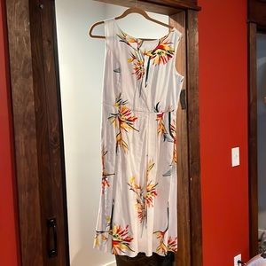 Gorgeous floral white dress 🔥 New York & Co Eva Mendes collection